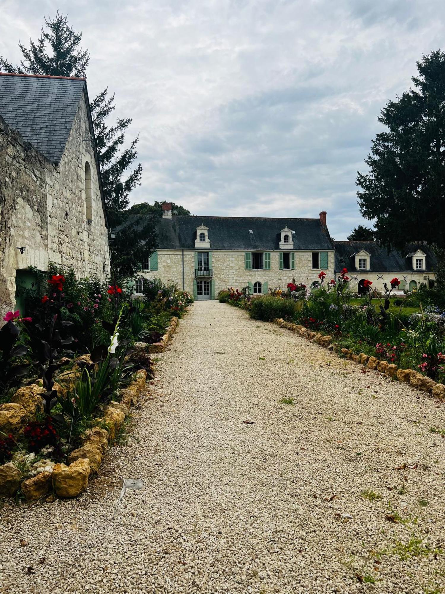 Allonnes  Chateau De La Thibaudiere Bois Savary - Chambre Familiale Du Roi المظهر الخارجي الصورة